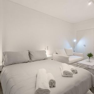 Estudio Moderno En Av. Libertador | Seguridad 24Hs
